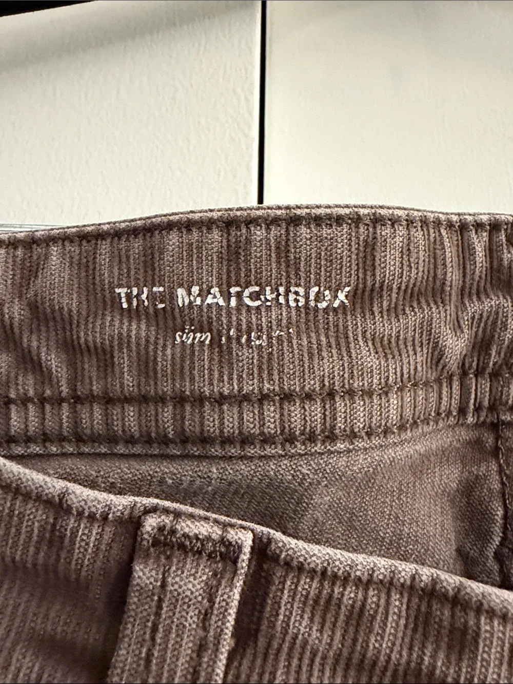 AG Adriano Goldschmied The Matchbox Slim Straight Corduroy Pants Size 33 - Picture 3 of 8